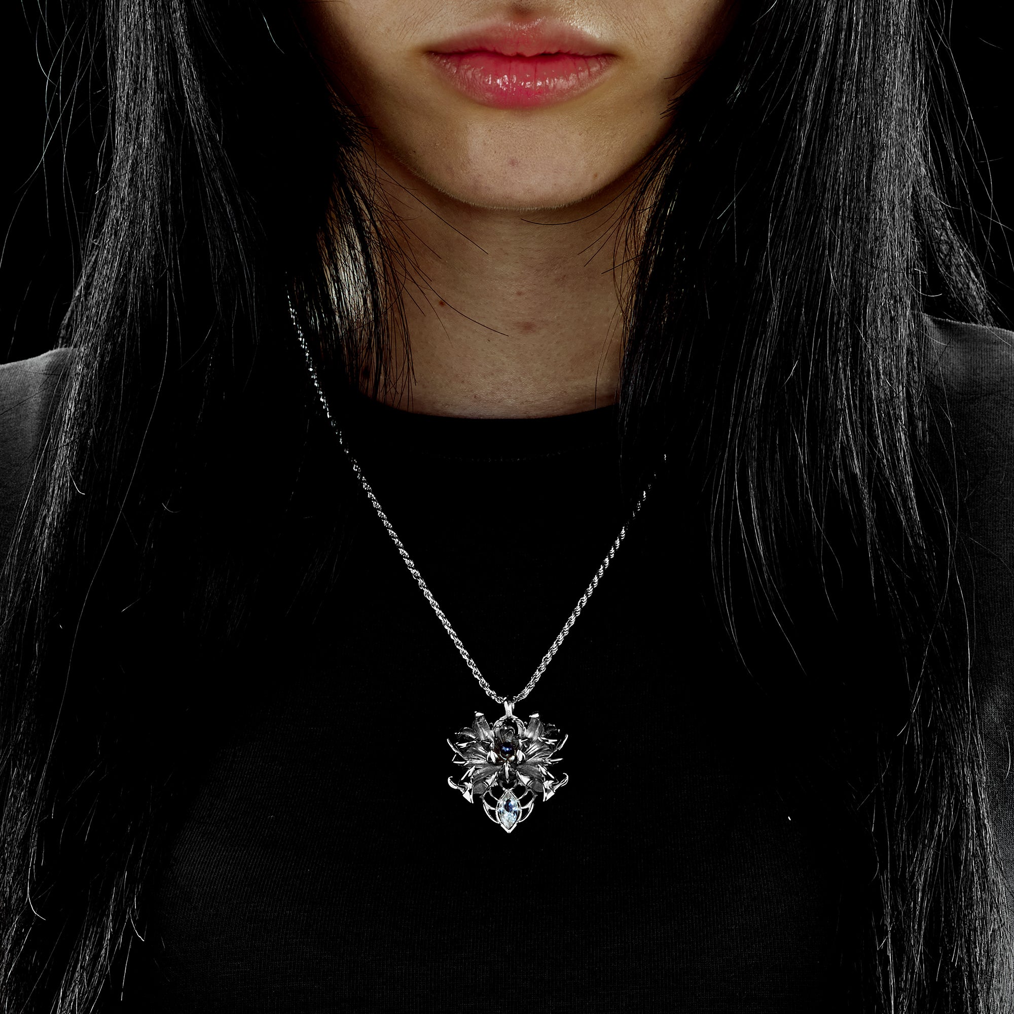 Akuhana - W Necklace