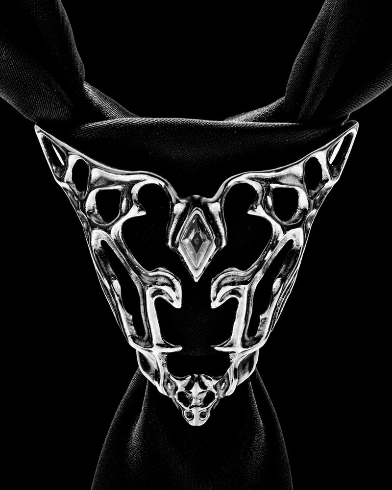 Kurai - W Tie Clip